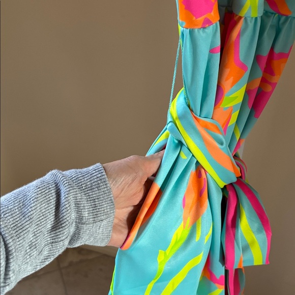 Vibrant Floral Sleeveless Dress - Picture 4 of 6